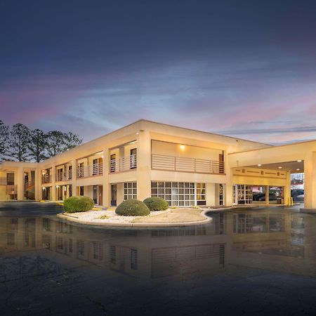 Days Inn By Wyndham Atlanta Стон Маунтин Экстерьер фото