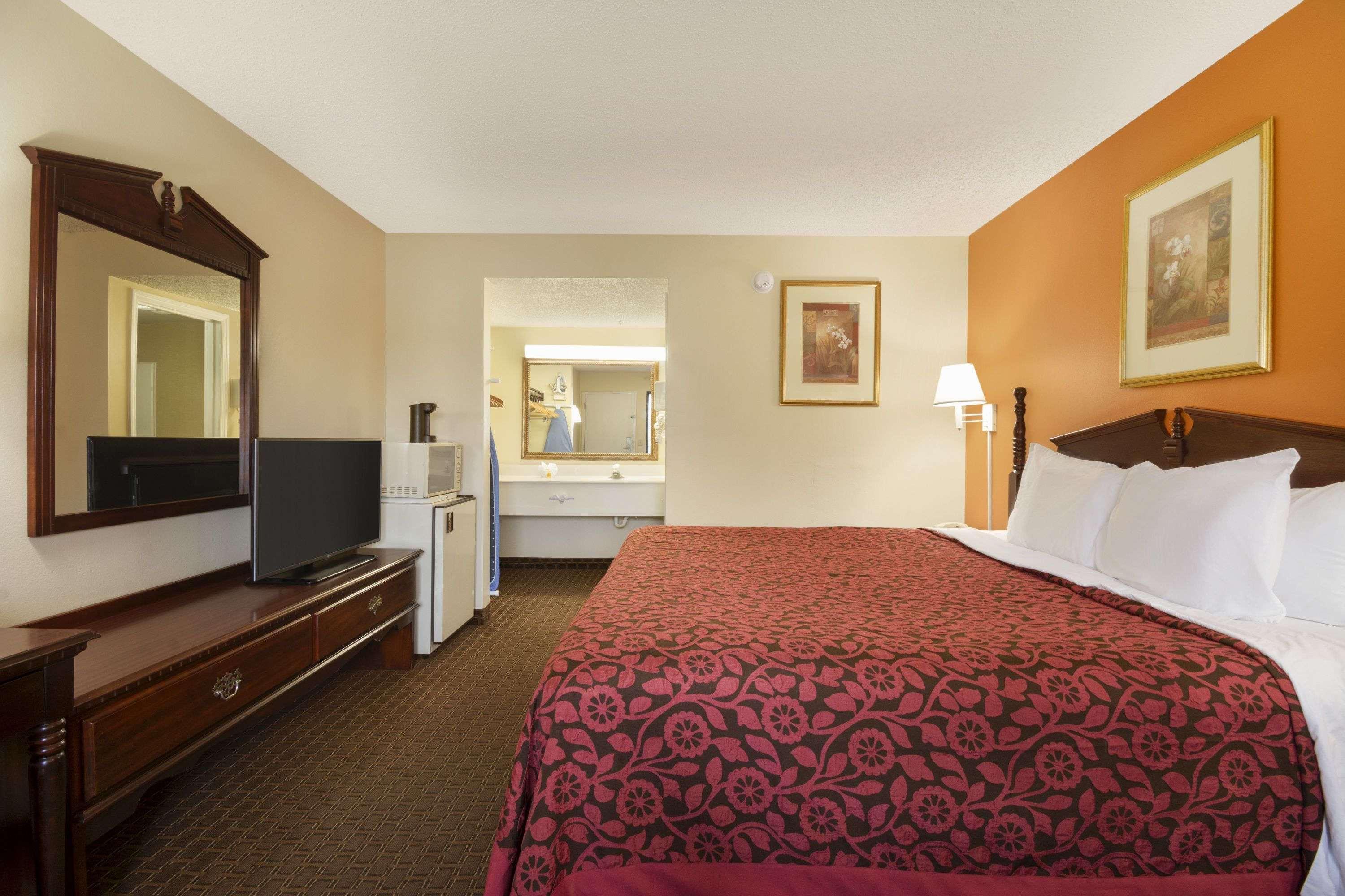Days Inn By Wyndham Atlanta Стон Маунтин Экстерьер фото